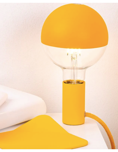 Lampe magnétique à poser ou à fixer ou a consommer sur place