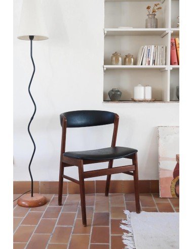 Chaise scandinave teck skaï noir la colonne vertébrale